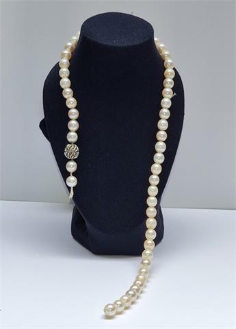 Perlenkette mit Weißgoldschließe