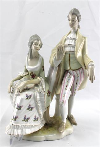 Porzellanfigurengruppe, Galan mit sitzender Dame