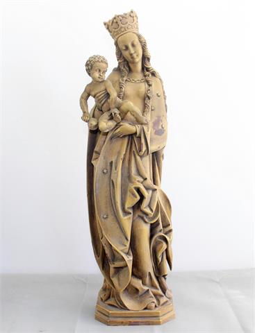 Bekrönte Madonna mit Kind, um 1920, Höhe 52 cm