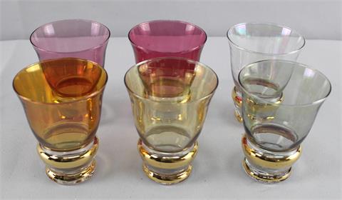 Set aus 6 farbigen Gläsern