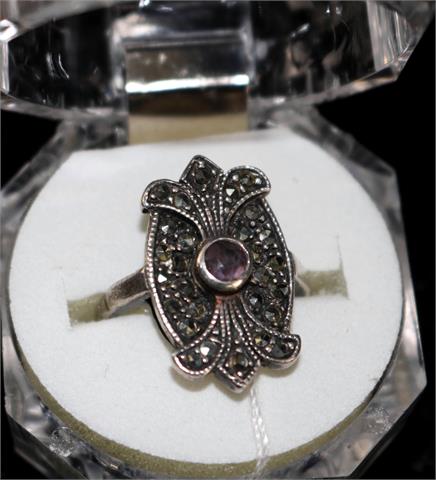 Ring 925er Silber, Form heraldische Lilie, violetter Schmuckstein, 20. Jh.